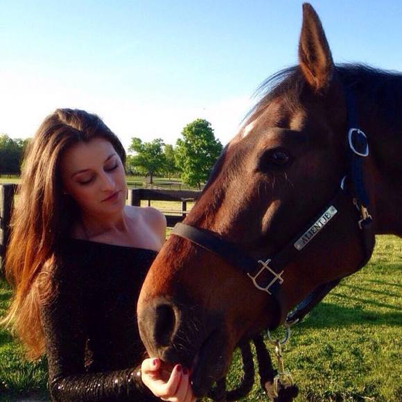 Meet your Posher, Lyriss - Picture 1 of 1